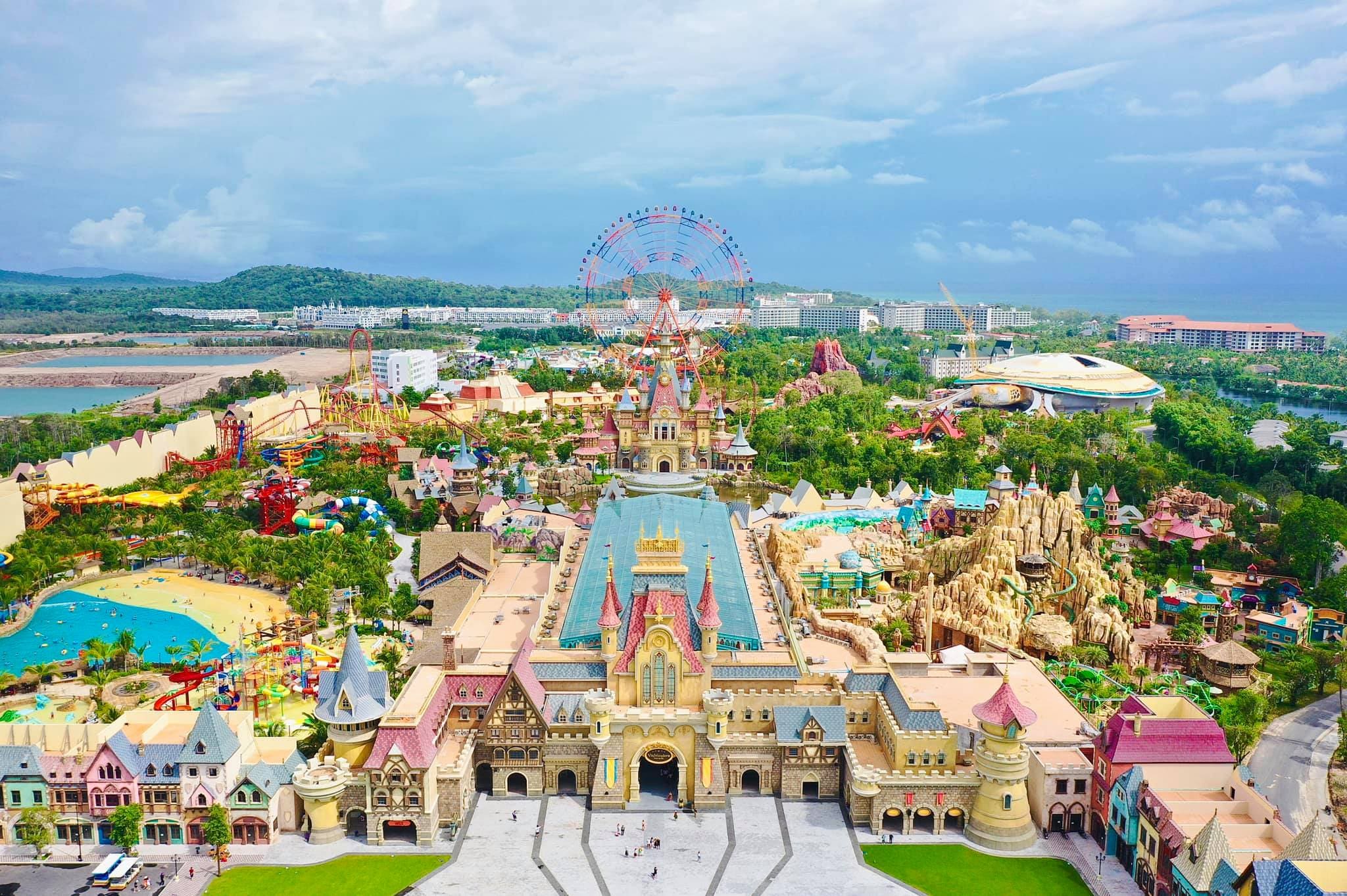 From thrilling roller coasters to fairytale castles, VinWonders delivers a full-day adventure for all ages